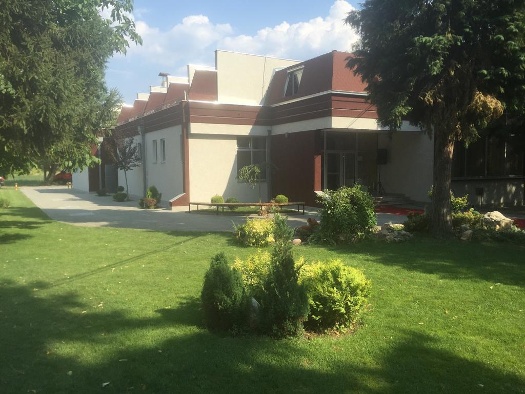 Bed and Breakfast Prenociste Gazela Pirot Exterior foto