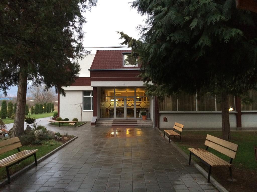 Bed and Breakfast Prenociste Gazela Pirot Exterior foto