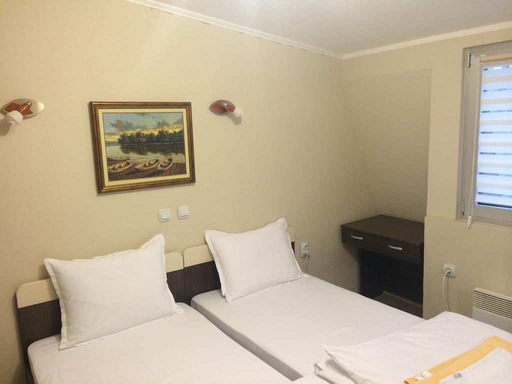 Bed and Breakfast Prenociste Gazela Pirot Habitación foto